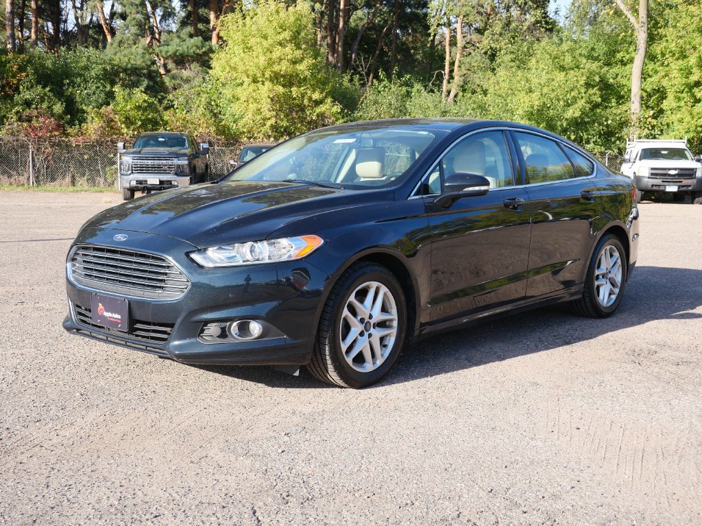 Used 2014 Ford Fusion SE w/ Equipment Group 202A FWD image 2