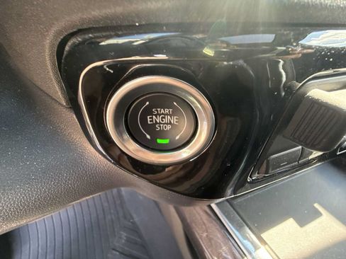 Used 2023 Chevrolet Silverado 1500 LTZ AWD/4WD image 16