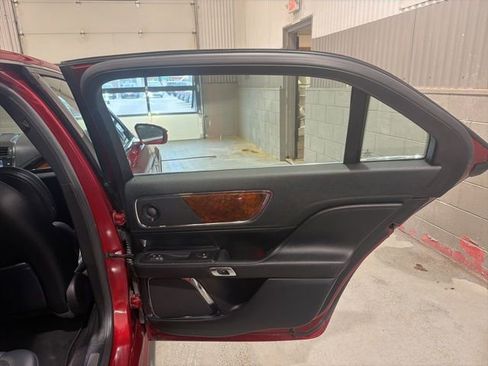 Used 2017 Lincoln Continental Reserve w/ Climate Package image 12