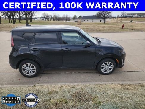 Certified 2023 Kia Soul LX image 2