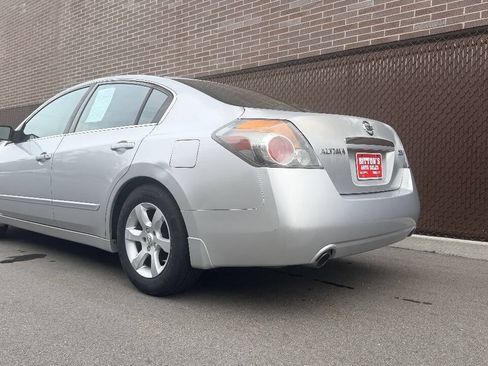 Used 2009 Nissan Altima 2.5 S w/ Convenience Plus Pkg FWD image 4
