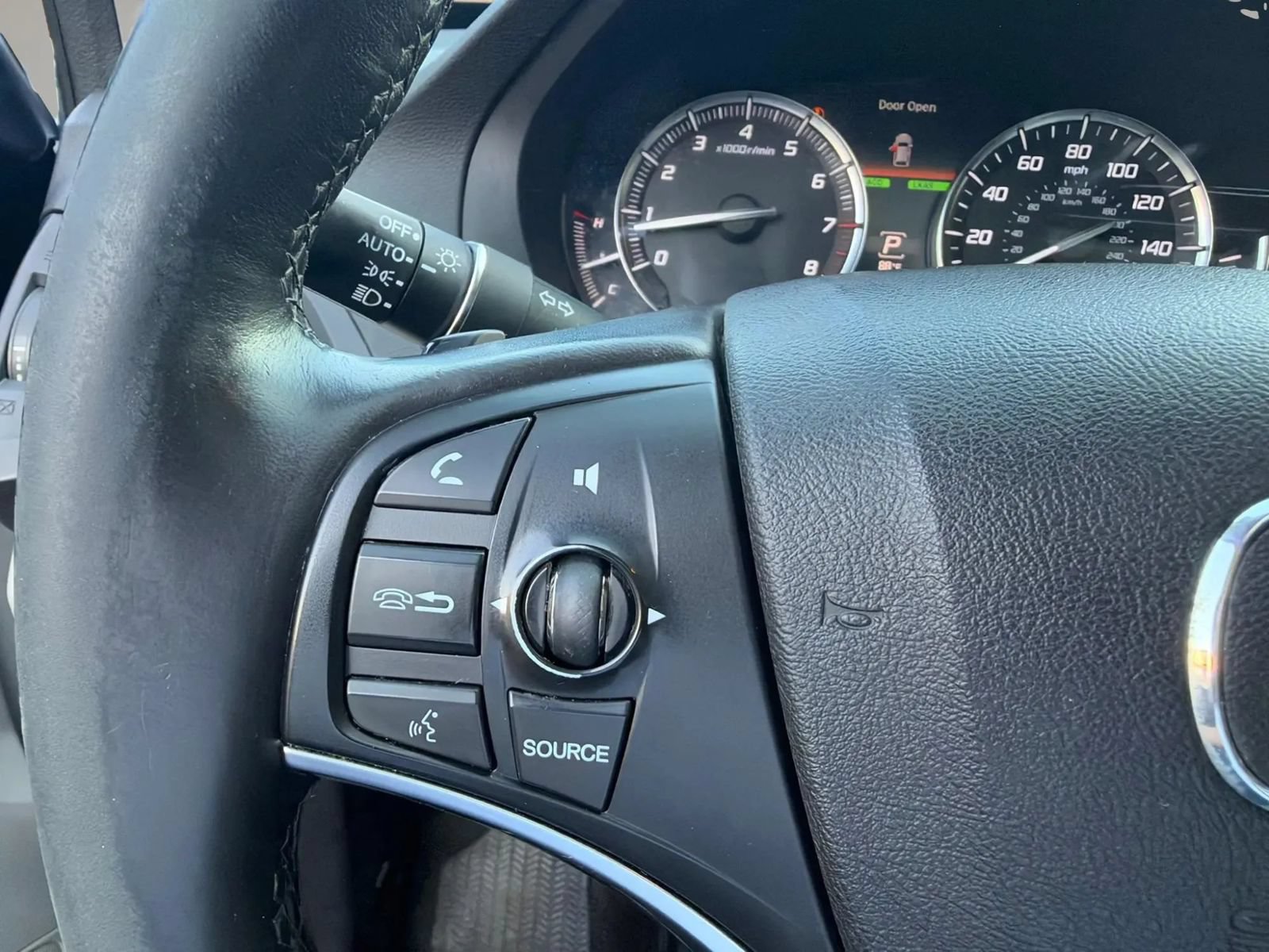 Used 2017 Acura MDX SH-AWD image 26