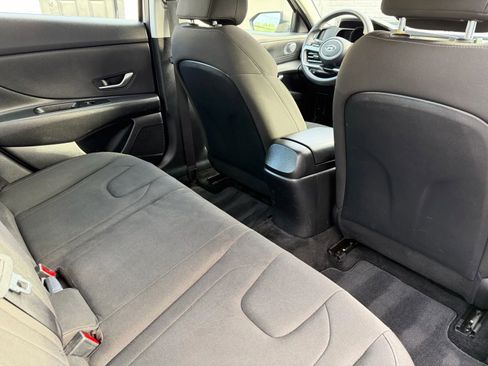 Used 2023 Hyundai Elantra SEL image 9