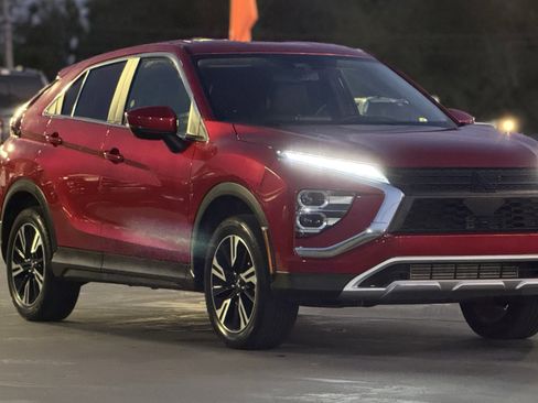 Used 2024 Mitsubishi Eclipse Cross SE image 3