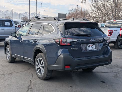 Used 2025 Subaru Outback Premium image 9