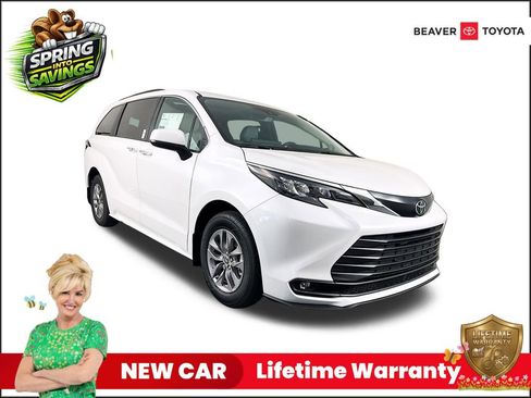 New 2026 Toyota Sienna XLE FWD image 1