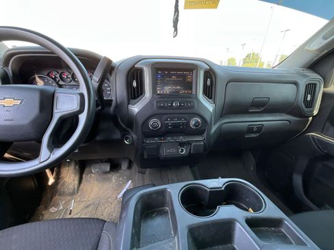 Used 2023 Chevrolet Silverado 1500 Custom AWD/4WD image 9