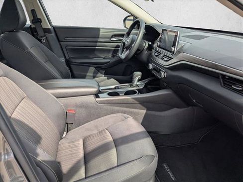 Used 2024 Nissan Altima 2.5 SV image 19