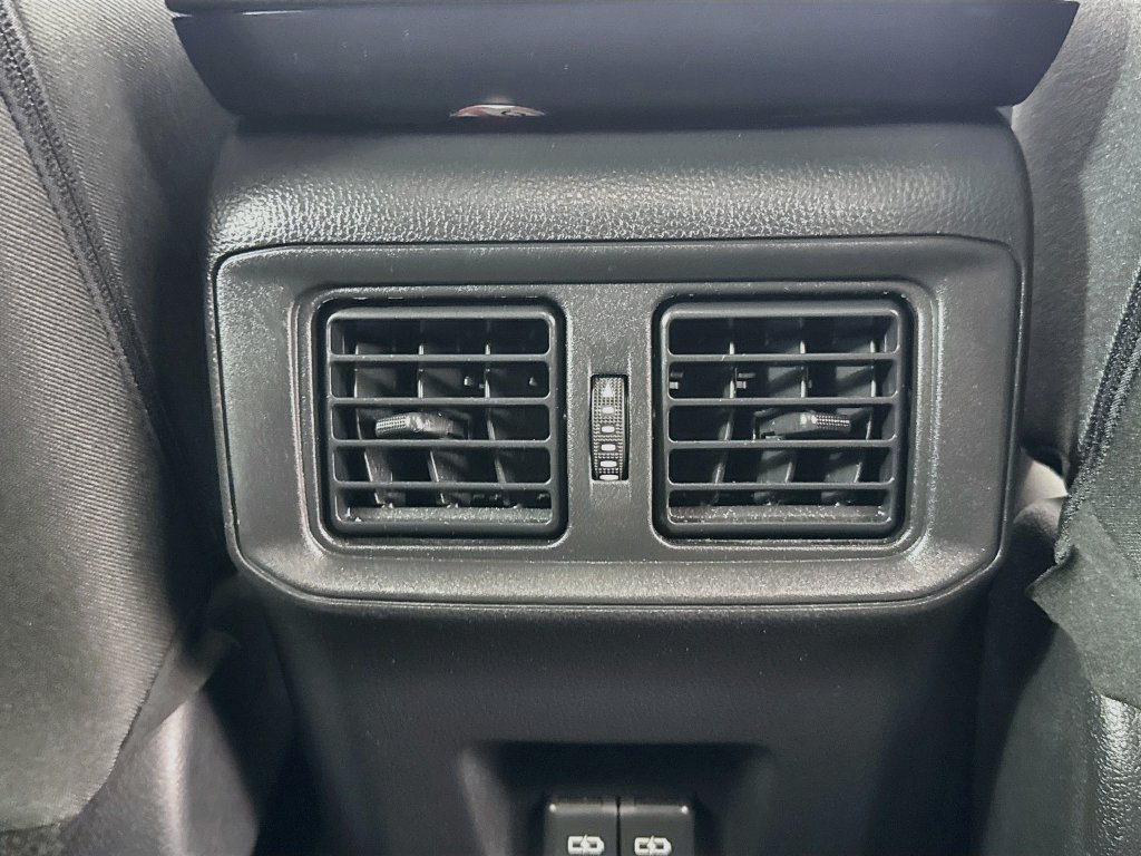 Used 2025 Toyota RAV4 XLE FWD image 23