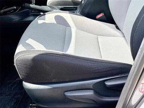 Used 2018 Toyota RAV4 XLE FWD image 19