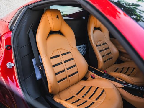 Used 2021 Ferrari F8 Tributo RWD image 52
