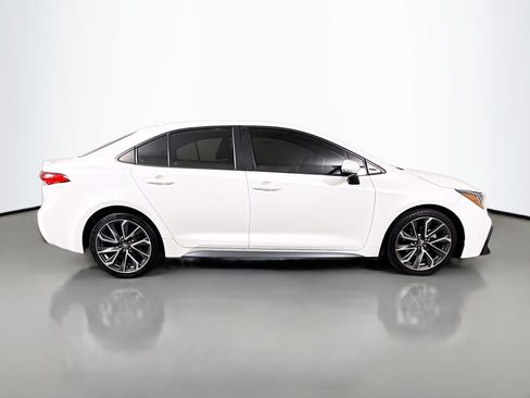 Used 2021 Toyota Corolla SE image 11
