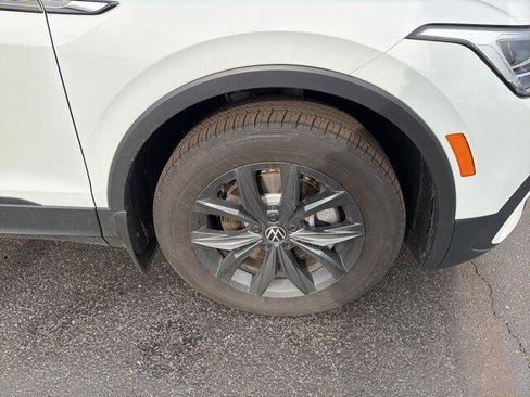 Used 2024 Volkswagen Tiguan SE image 15