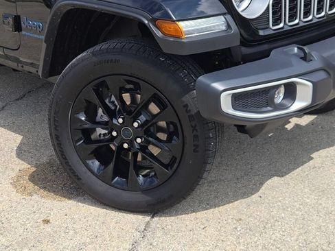 Certified 2025 Jeep Wrangler Unlimited Sahara w/ Safety Group AWD/4WD image 3