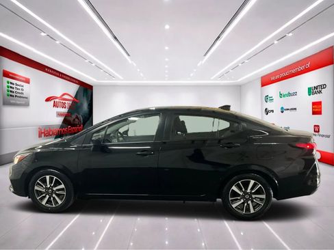 Used 2022 Nissan Versa SV FWD image 5