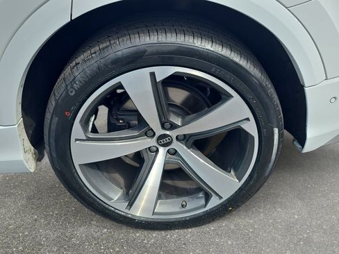 Used 2024 Audi SQ8 Premium Plus AWD/4WD image 32