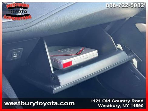 Used 2025 Toyota Corolla SE w/ Convenience Package FWD image 32