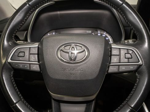 Used 2024 Toyota Highlander XLE image 21