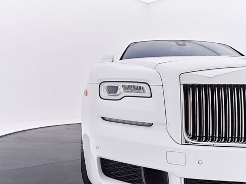Used 2018 Rolls-Royce Ghost RWD image 24