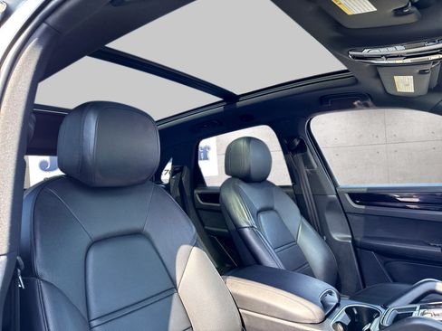 Used 2019 Porsche Cayenne S AWD/4WD image 7