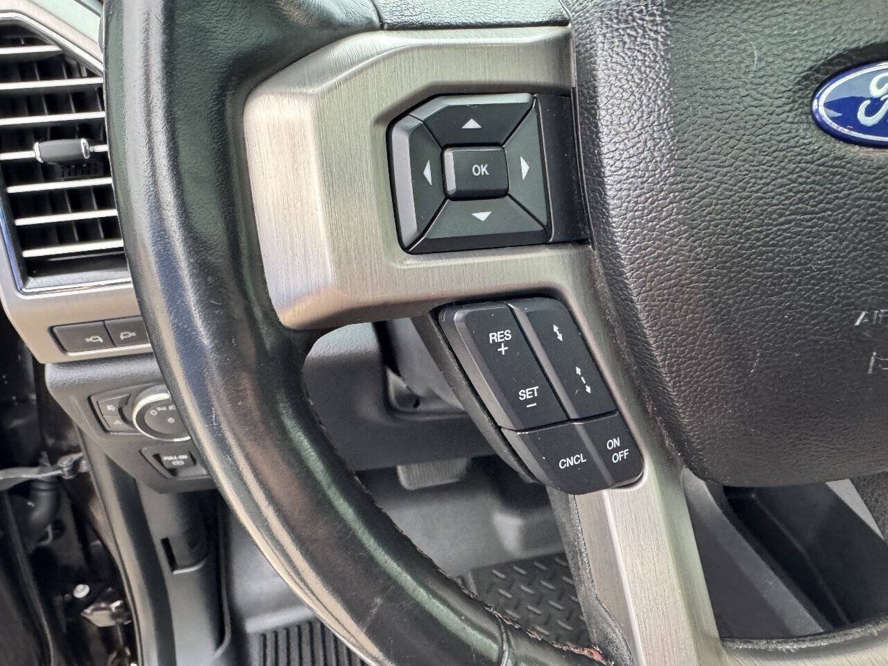 Used 2018 Ford F150 Platinum w/ Equipment Group 701A Luxury AWD/4WD image 19