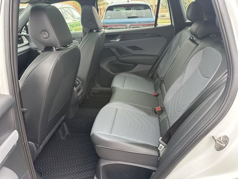 New 2026 Volkswagen Tiguan SE R-Line FWD image 19