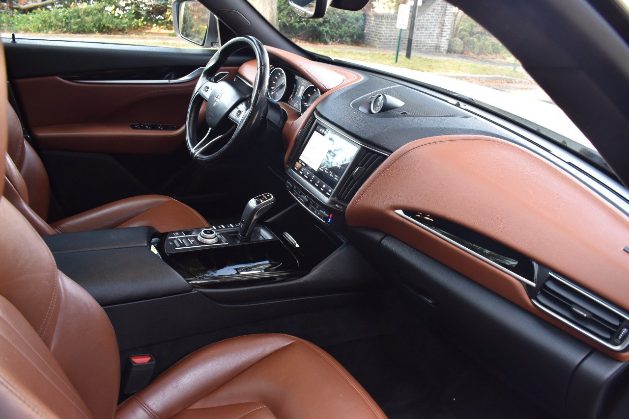 Used 2021 Maserati Levante AWD/4WD image 20