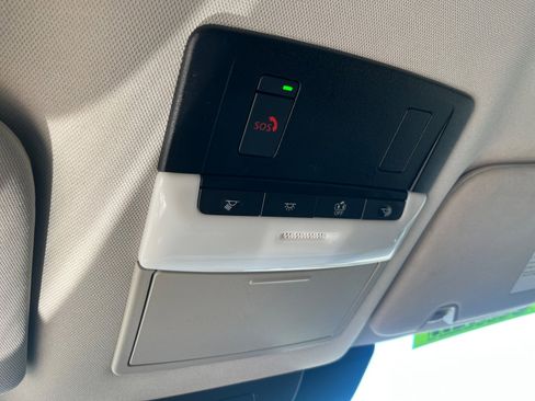 Used 2022 Nissan Pathfinder SL image 32