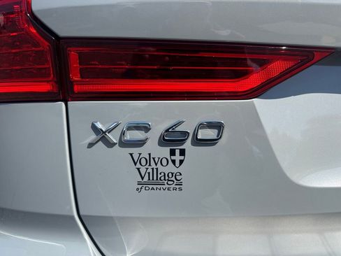 Certified 2024 Volvo XC60 B5 Plus w/ Protection Package Premier AWD/4WD image 10