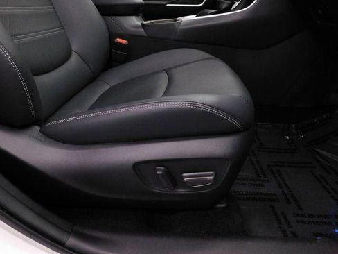 Used 2022 Toyota RAV4 Limited image 37