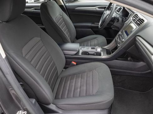 Used 2019 Ford Fusion SE image 21