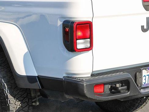 Used 2020 Jeep Gladiator Overland image 11