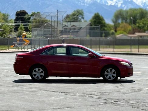Used 2009 Toyota Camry LE FWD image 4