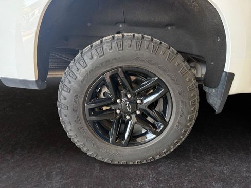 Used 2021 Chevrolet Silverado 1500 LT Trail Boss AWD/4WD image 27