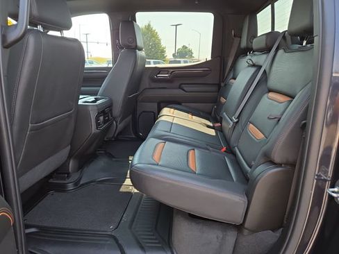 Used 2023 GMC Sierra 1500 AT4 w/ Technology Package AWD/4WD image 32