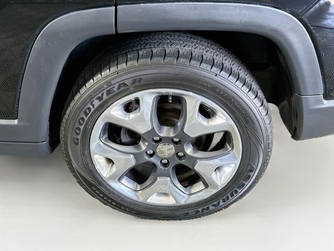 Used 2018 Jeep Compass Limited w/ Navigation Group AWD/4WD image 11