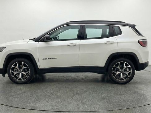 Used 2025 Jeep Compass Limited AWD/4WD image 5