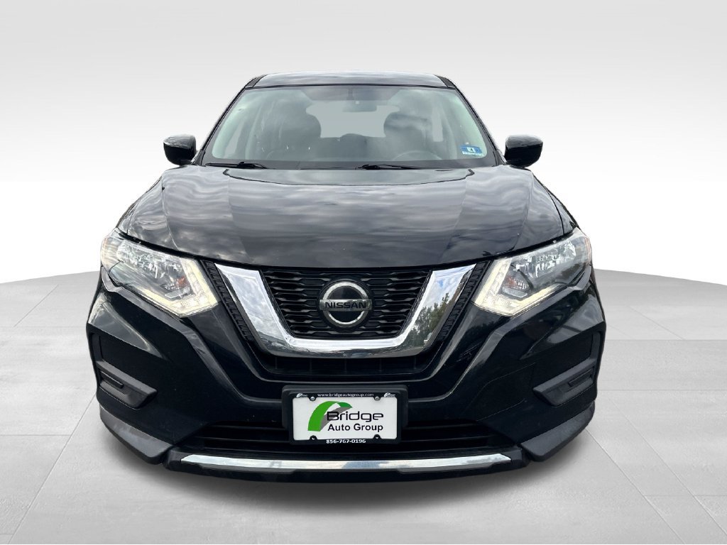 Used 2018 Nissan Rogue S AWD/4WD image 2