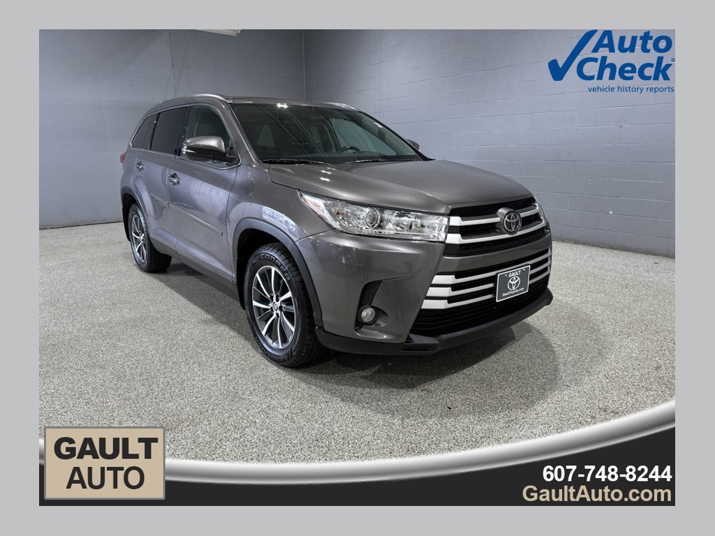 Used 2019 Toyota Highlander XLE AWD/4WD image 1