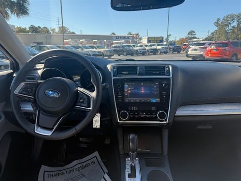 Used 2018 Subaru Outback 2.5i Premium image 9