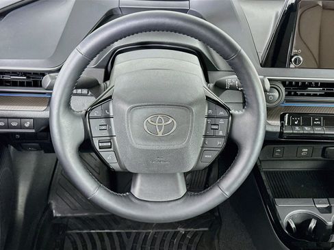 Used 2025 Toyota Prius XLE FWD image 18