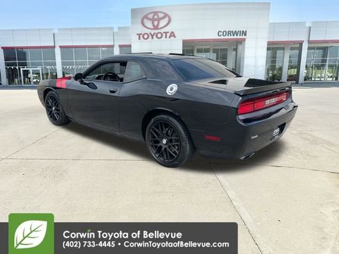 Used 2011 Dodge Challenger R/T RWD image 3