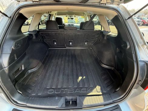 Used 2019 Subaru Outback 2.5i Premium image 9