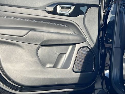 New 2026 Jeep Compass Latitude image 23