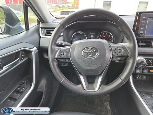 Used 2021 Toyota RAV4 XLE Premium AWD/4WD image 24