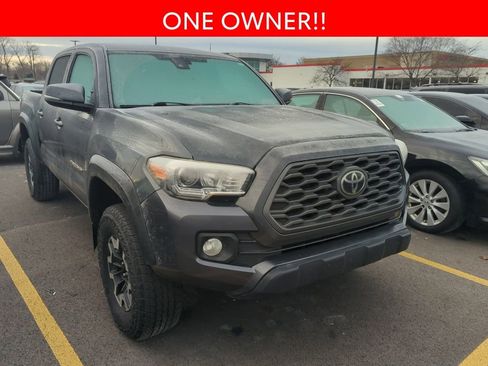 Used 2020 Toyota Tacoma TRD Off-Road image 3