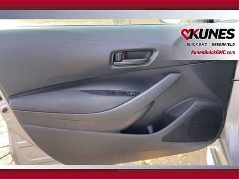 Used 2025 Toyota Corolla LE image 31