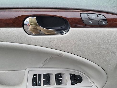 Used 2010 Buick Lucerne CXL w/ Driver Confidence Package image 13