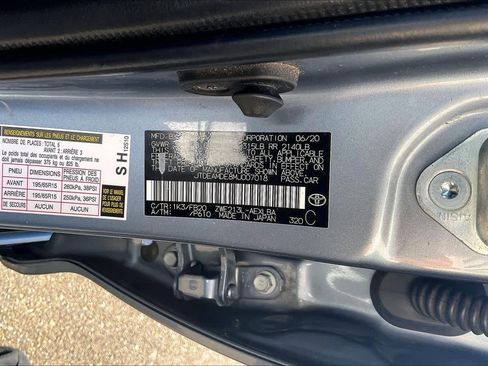 Used 2021 Toyota Corolla LE image 32