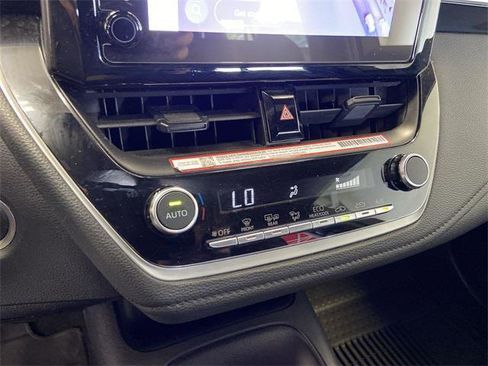 Certified 2025 Toyota Corolla SE image 28